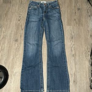 Girls Ariat Jeans size 12 boot cut. Inseam 28.